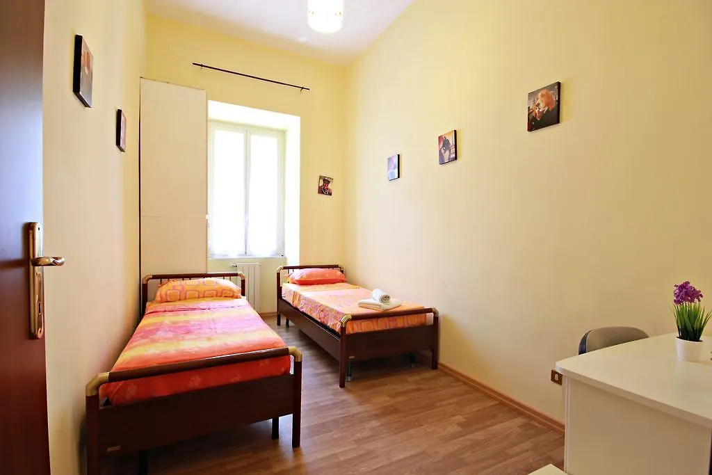 Quattro Passi Al Colosseo Apartment Rome 0*,  Italy